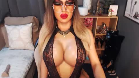 Snapshot of bigbomblhoraine chatting on 24, 2, 2025 Loraine Cruz online show from 24, 2, 2025