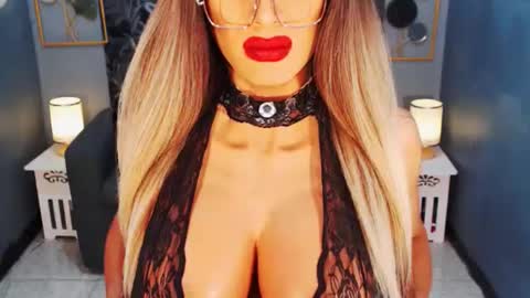 Loraine Cruz online show from 29, 6, 2026