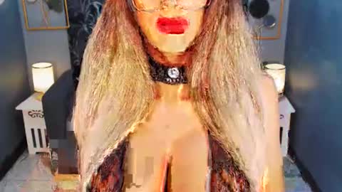 Loraine Cruz online show from 29, 6, 2026