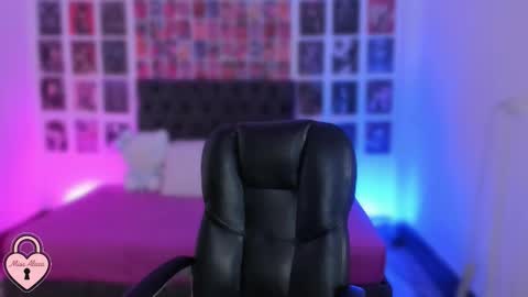 Snapshot of bigboobs_cloe chatting on 15, 10, 2025 bigboobs cloe online show from 15, 10, 2025