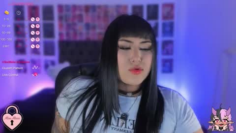 Snapshot of bigboobs_cloe chatting on 21, 10, 2025 bigboobs cloe online show from 21, 10, 2025