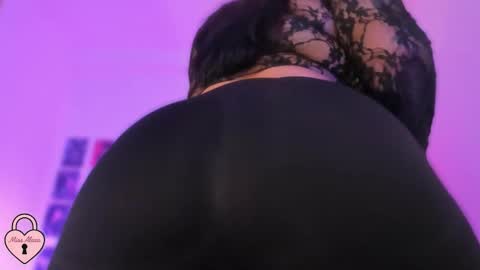 Snapshot of bigboobs_cloe chatting on 28, 11, 2025 bigboobs cloe online show from 28, 11, 2025