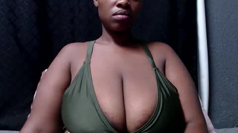 Snapshot of bigboobsbitchx chatting on 1, 6, 2026 bigboobsbitchx online show from 1, 6, 2026