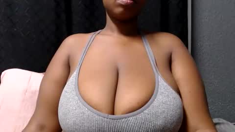 Snapshot of bigboobsbitchx chatting on 4, 6, 2026 bigboobsbitchx online show from 4, 6, 2026