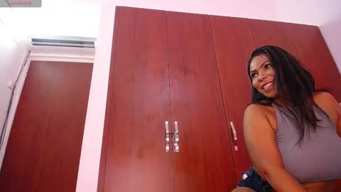 Mia online show from 5, 3, 2025