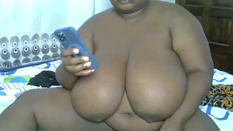 Snapshot of bigchocotities chatting on 2, 1, 2025 bigchocotities online show from 2, 1, 2025