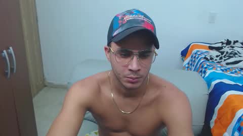 Snapshot of bigcock2815 chatting on 19, 5, 2026 Isaac online show from 19, 5, 2026