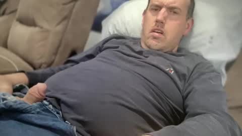 bigcocksuckingslut online show from 8, 3, 2025