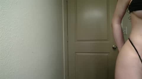 Snapshot of bigdicktrannynicole chatting on 27, 5, 2026 bigdicktrannynicole online show from 27, 5, 2026
