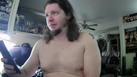 biggerisbetter21 online show from 24, 2, 2025