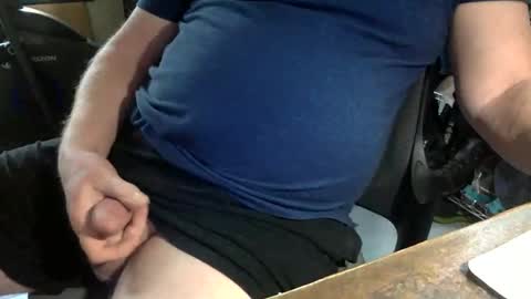 Snapshot of bighandedman chatting on 27, 5, 2026 bighandedman online show from 27, 5, 2026