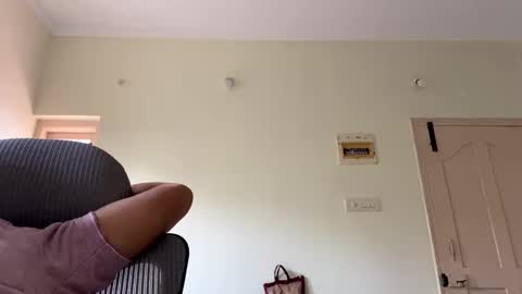 bighandsomesatisfy online show from 30, 12, 2024