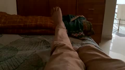 bighandsomesatisfy online show from 4, 3, 2025