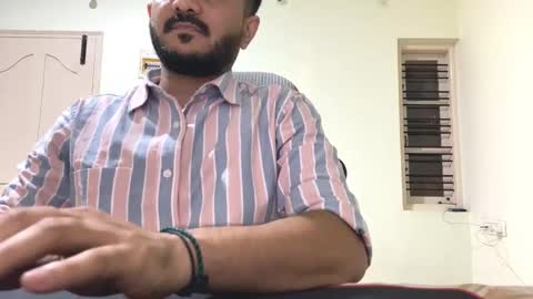 bighandsomesatisfy online show from 9, 11, 2025