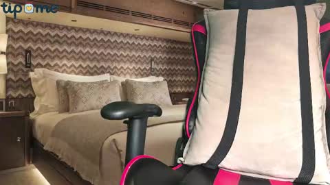 bighugedicker online show from 7, 3, 2025