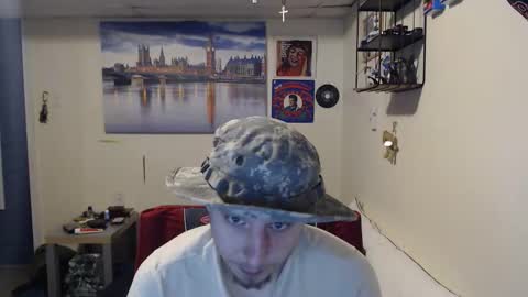 Snapshot of bigmike5702 chatting on 21, 10, 2025 casper617 online show from 21, 10, 2025