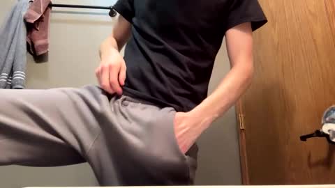 Snapshot of bigskinnyboyshh chatting on 7, 1, 2025 bigskinnyboyshh online show from 7, 1, 2025