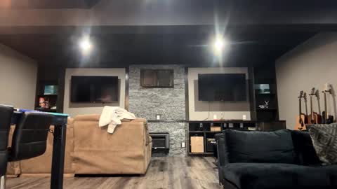 Snapshot of bigskinnyboyshh chatting on 30, 1, 2025 bigskinnyboyshh online show from 30, 1, 2025