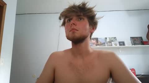 Snapshot of bigskinnyboyshh chatting on 14, 5, 2026 bigskinnyboyshh online show from 14, 5, 2026