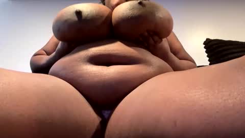 Snapshot of bigtiddygalore chatting on 28, 4, 2026 bigtiddygalore online show from 28, 4, 2026
