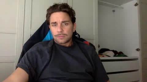 Snapshot of bikdig1 chatting on 15, 12, 2024 bikdig1 online show from 15, 12, 2024