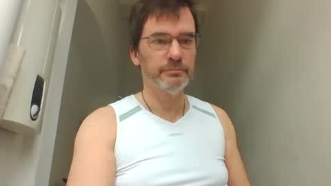 bikertom1988 online show from 1, 2, 2025