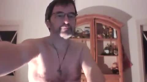 bikertom1988 online show from 2, 2, 2025