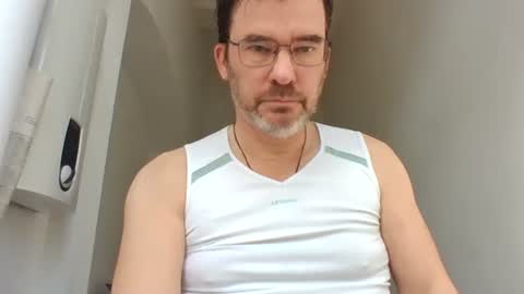 bikertom1988 online show from 2, 2, 2025