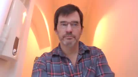 bikertom1988 online show from 8, 2, 2025