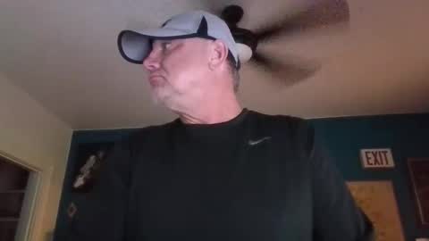 Snapshot of billjames55 chatting on 27, 4, 2026 billjames55 online show from 27, 4, 2026