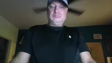 Snapshot of billjames55 chatting on 28, 4, 2026 billjames55 online show from 28, 4, 2026
