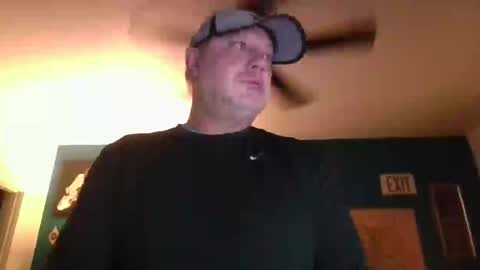 Snapshot of billjames55 chatting on 18, 5, 2026 billjames55 online show from 18, 5, 2026