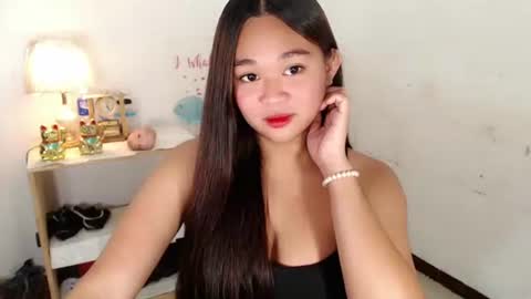 Snapshot of binnie_katchins chatting on 10, 11, 2025 binnie_katchins online show from 10, 11, 2025