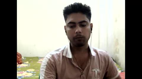 Snapshot of birbikrom104 chatting on 25, 5, 2026 birbikrom104 online show from 25, 5, 2026