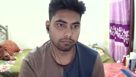 Snapshot of birbikrom104 chatting on 28, 5, 2026 birbikrom104 online show from 28, 5, 2026