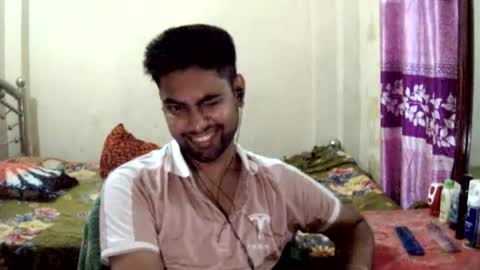 Snapshot of birbikrom104 chatting on 19, 6, 2026 birbikrom104 online show from 19, 6, 2026