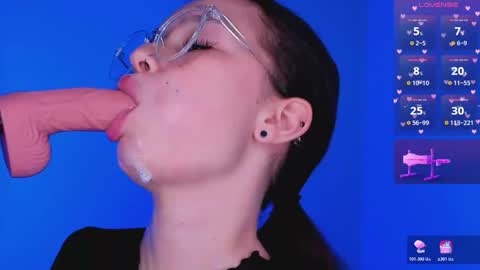 Snapshot of bitchpeace_ chatting on 8, 11, 2025 Diana online show from 8, 11, 2025