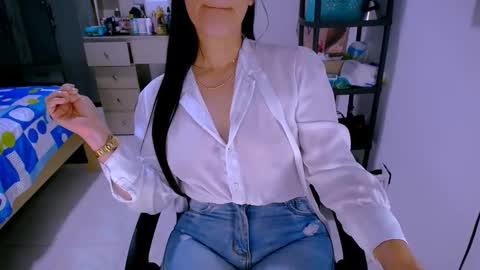 Snapshot of bittermomxxx chatting on 21, 5, 2026 bittermomxxx online show from 21, 5, 2026