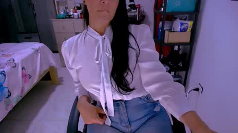 Snapshot of bittermomxxx chatting on 26, 5, 2026 bittermomxxx online show from 26, 5, 2026