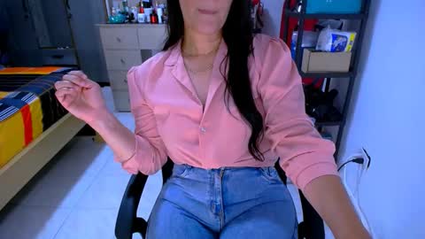 Snapshot of bittermomxxx chatting on 27, 5, 2026 bittermomxxx online show from 27, 5, 2026