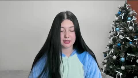 Snapshot of black_berry_bla_ck chatting on 13, 12, 2024 black_berry_bla_ck online show from 13, 12, 2024