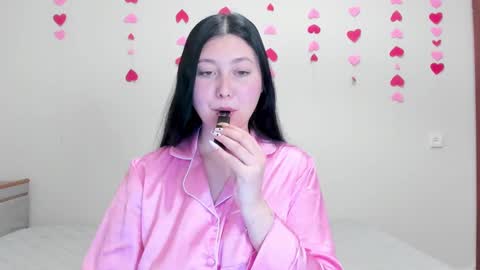 Snapshot of black_berry_bla_ck chatting on 8, 2, 2025 black_berry_bla_ck online show from 8, 2, 2025