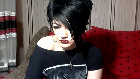 black_hot_01 online show from 1, 2, 2025