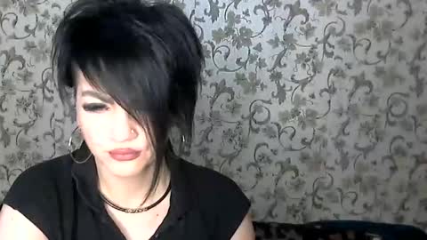 black_hot_01 online show from 16, 10, 2025