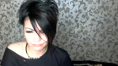 black_hot_01 online show from 21, 10, 2025