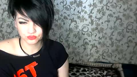 black_hot_01 online show from 11, 11, 2025