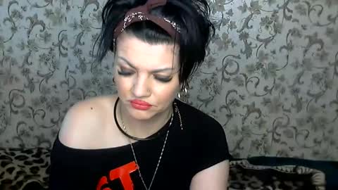 black_hot_01 online show from 28, 11, 2025