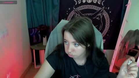  Black Kittie    Wednesday - 1300 - 1900 GMT help me get 100 thumbs up online show from 11, 9, 2025