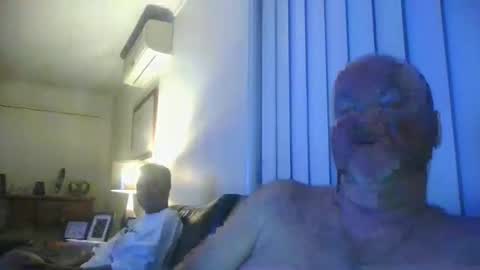 Snapshot of black_n_white4 chatting on 8, 3, 2025 black_n_white4 online show from 8, 3, 2025