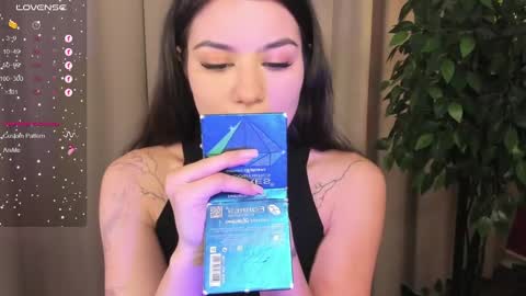 Mon Mon online show from 3, 2, 2025